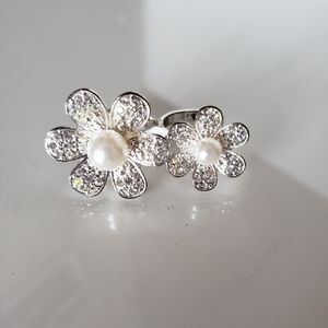 Fashion Double Ring With Pearls Diamonds Floral Design Comfortable NWOT